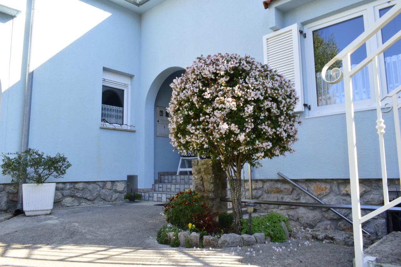 Apartment Blumen Oase Malinska Exteriör bild