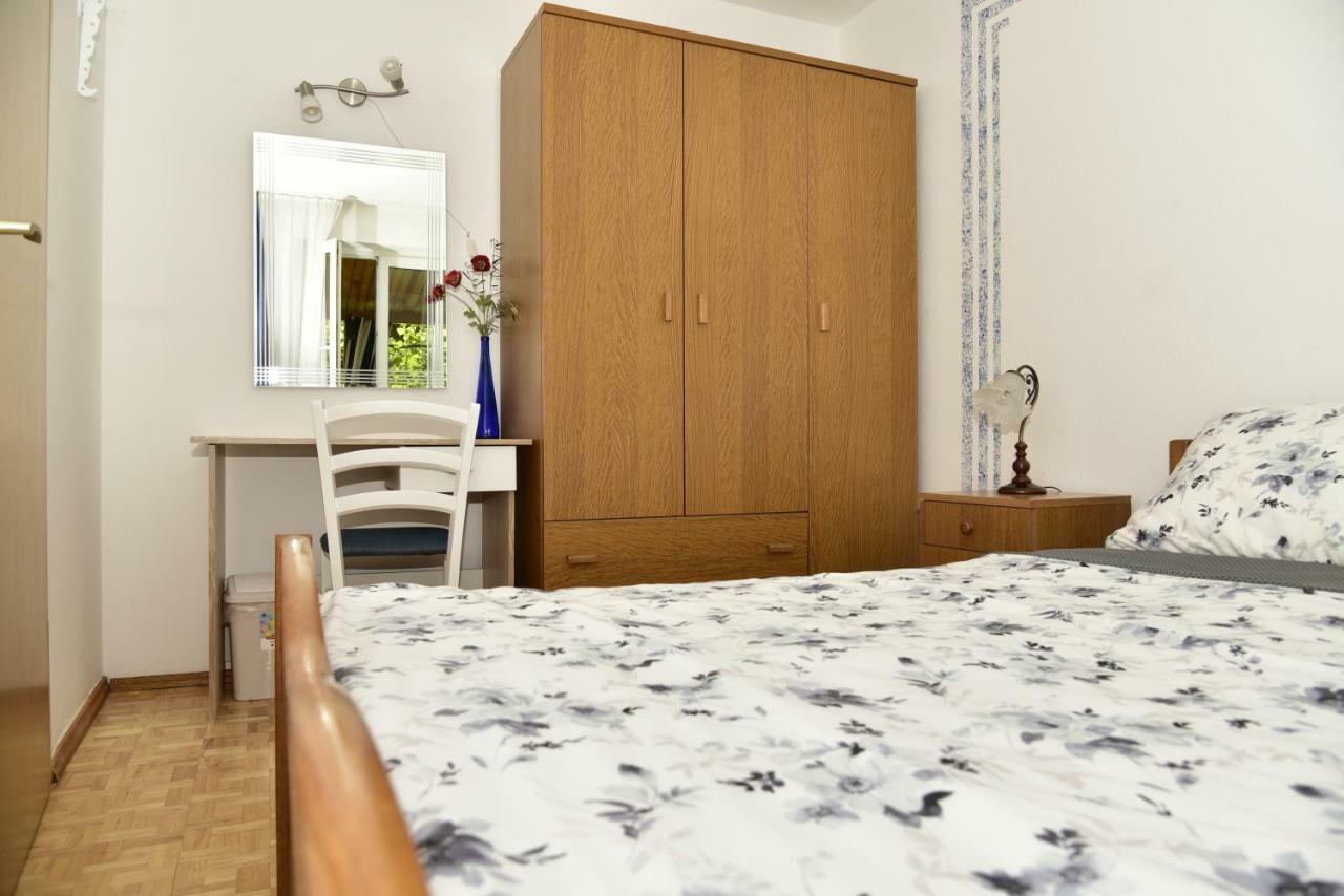 Apartment Blumen Oase Malinska Exteriör bild