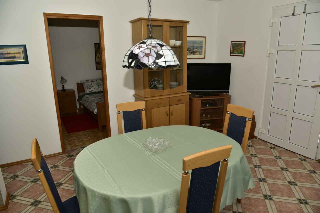 Apartment Blumen Oase Malinska Exteriör bild